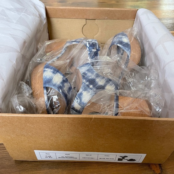 Anthropologie Wood Platform heels - Picture 4 of 4